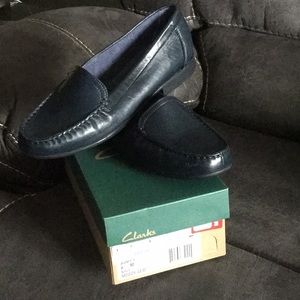 Clarks Bendables Navy Blue Loafers 8.5M Moody Gem